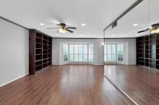 Photo #3: 53840384 Listing