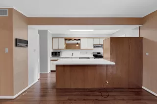 Photo #5: 53840384 Listing