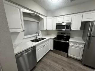 Photo #2: 54304071 Listing 