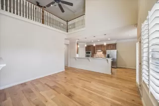 Photo #5: 54424807 Listing 