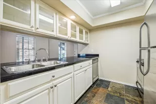 Photo #5: 54447619 Listing