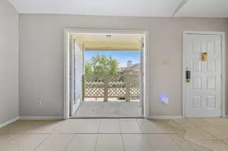 Photo #6: 5468916 Listing 