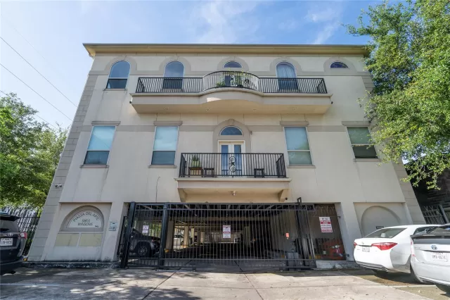 MLS: 55721589 Condo For Sale