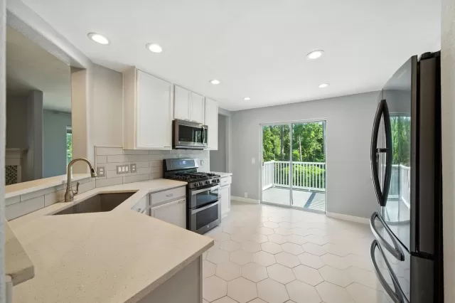 MLS: 56905908 Condo For Sale