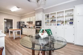 Photo #5: 57476599 Listing 