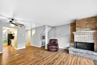 Photo #4: 5749548 Listing