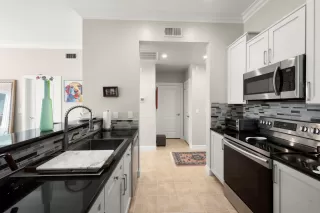 Photo #5: 57795790 Listing