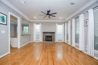 Photo #4: 58191390 Listing