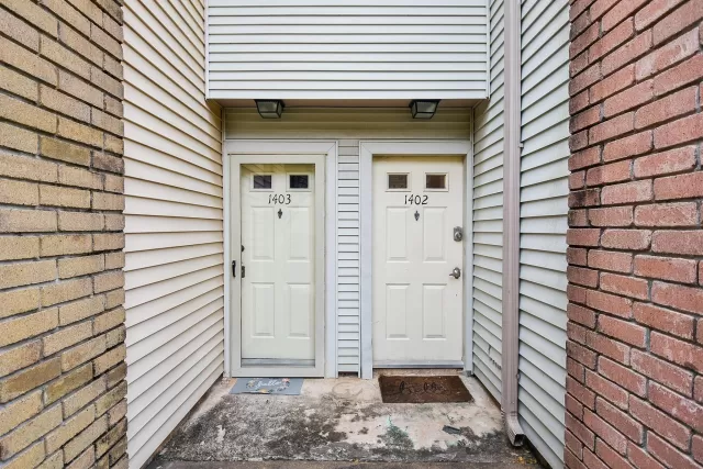 MLS: 5889147 Condo For Sale