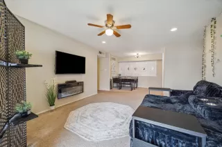 Photo #5: 59861084 Listing