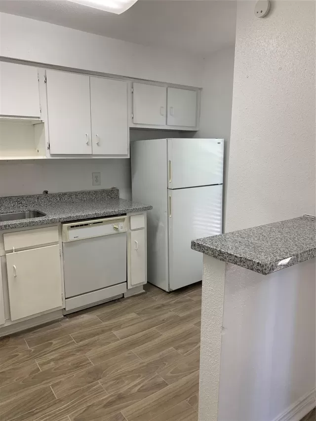 MLS: 60045583 Condo For Sale