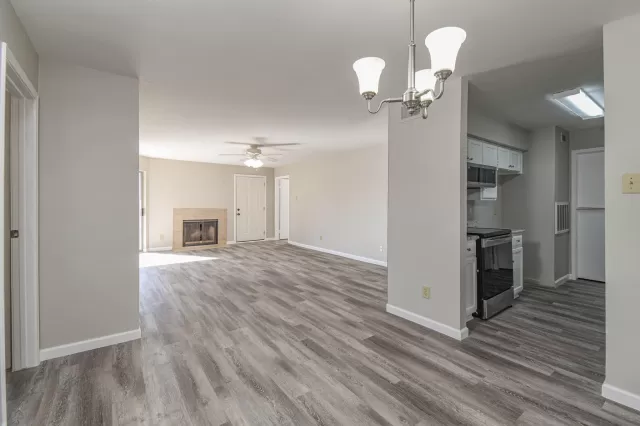 MLS: 60098272 Condo For Sale