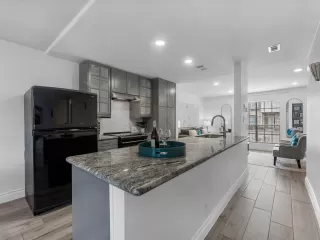 Photo #6: 60198870 Listing 