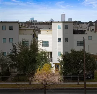 Photo #1: 60562948 Listing 