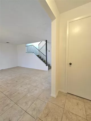 Photo #3: 60745182 Listing 