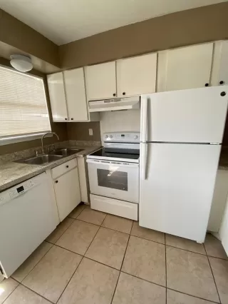 Photo #5: 60843066 Listing 