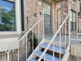 Photo #1: 61086459 Listing 