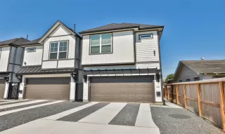 More Details about MLS # 61242761 : 121B E 43RD STREET