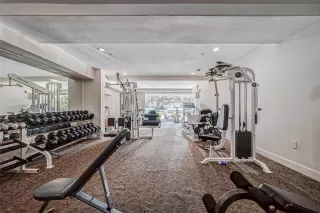 Photo #6: 61350392 Listing