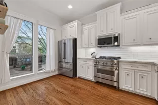 Photo #6: 6149351 Listing