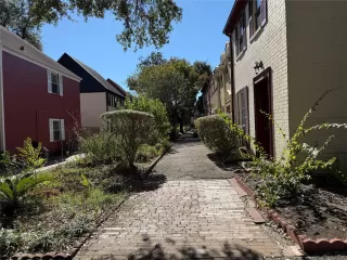 Photo #3: 61677031 Listing 