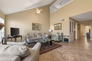 Photo #2: 62425352 Listing 