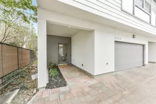 Photo #3: 62598410 Listing