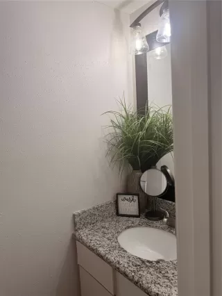 Photo #4: 62637835 Listing