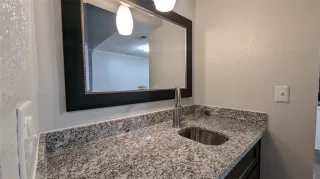 Photo #5: 62725940 Listing 