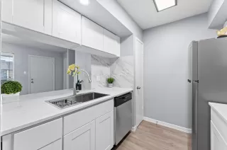 Photo #4: 62746574 Listing