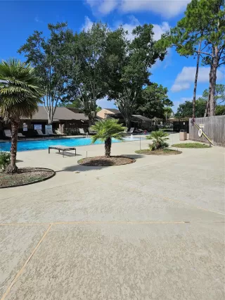 Browse active condo listings in AUTUMN CHASE