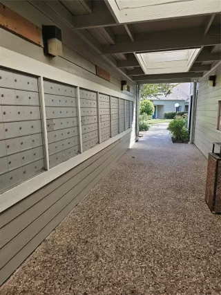 Photo #2: 63033851 Listing 