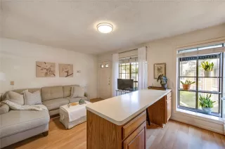 Photo #2: 63196102 Listing