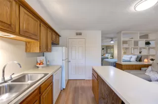 Photo #3: 63196102 Listing