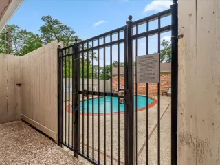 Photo #2: 63242338 Listing