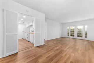 Photo #4: 63932401 Listing 