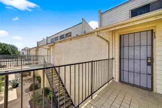 Photo #2: 64088956 Listing