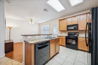 Photo #5: 64394547 Listing 