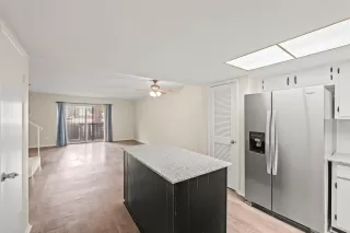 Photo #5: 64805971 Listing