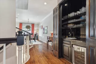 Photo #3: 65045388 Listing 