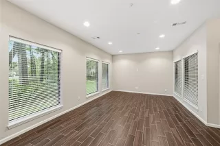 Photo #4: 65350087 Listing