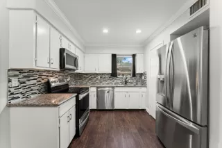 Photo #4: 65479838 Listing