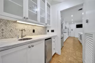 Photo #5: 65519413 Listing