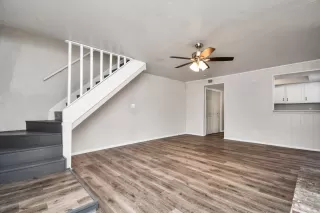 Photo #5: 65553247 Listing