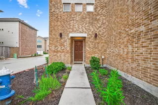 Photo #1: 65602407 Listing 