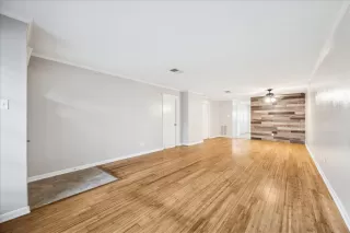 Photo #2: 66219197 Listing 