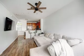 Photo #3: 66543700 Listing 