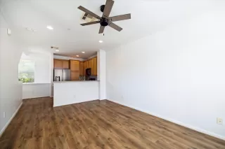 Photo #4: 66543700 Listing 