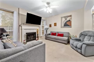 Photo #5: 66855133 Listing