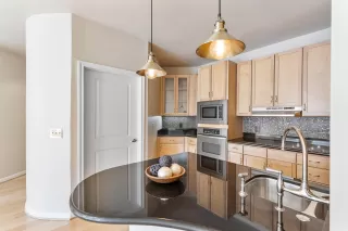 Browse active condo listings in JACKSON PLACE